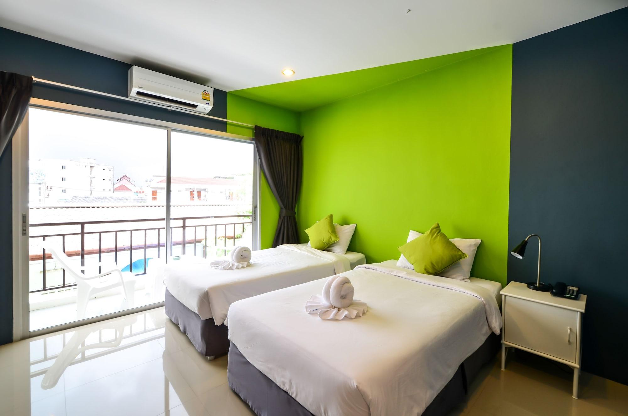 Two Color Patong Hotel Bagian luar foto
