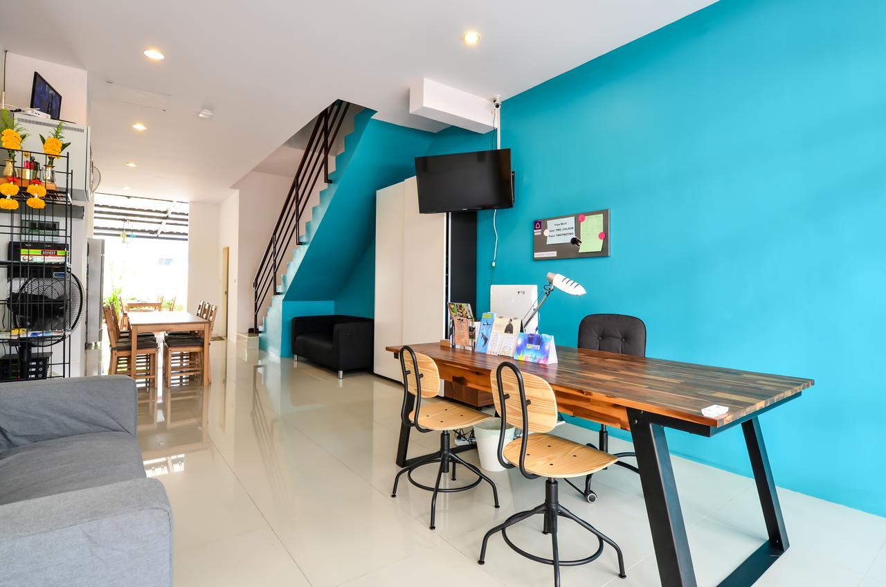 Two Color Patong Hotel Bagian luar foto