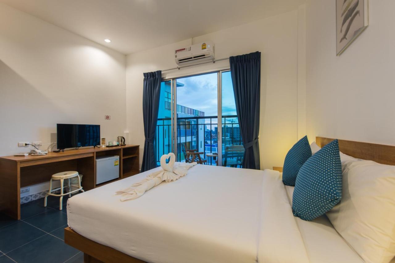 Two Color Patong Hotel Bagian luar foto